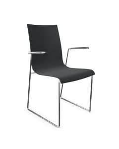 Brunner Fina 6454/A Stapelstuhl mit Kufengestell, Kunststoffschale und Armlehnen
